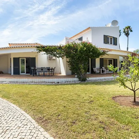 Penina Villa