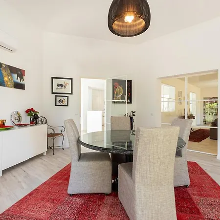 Penina Villa *